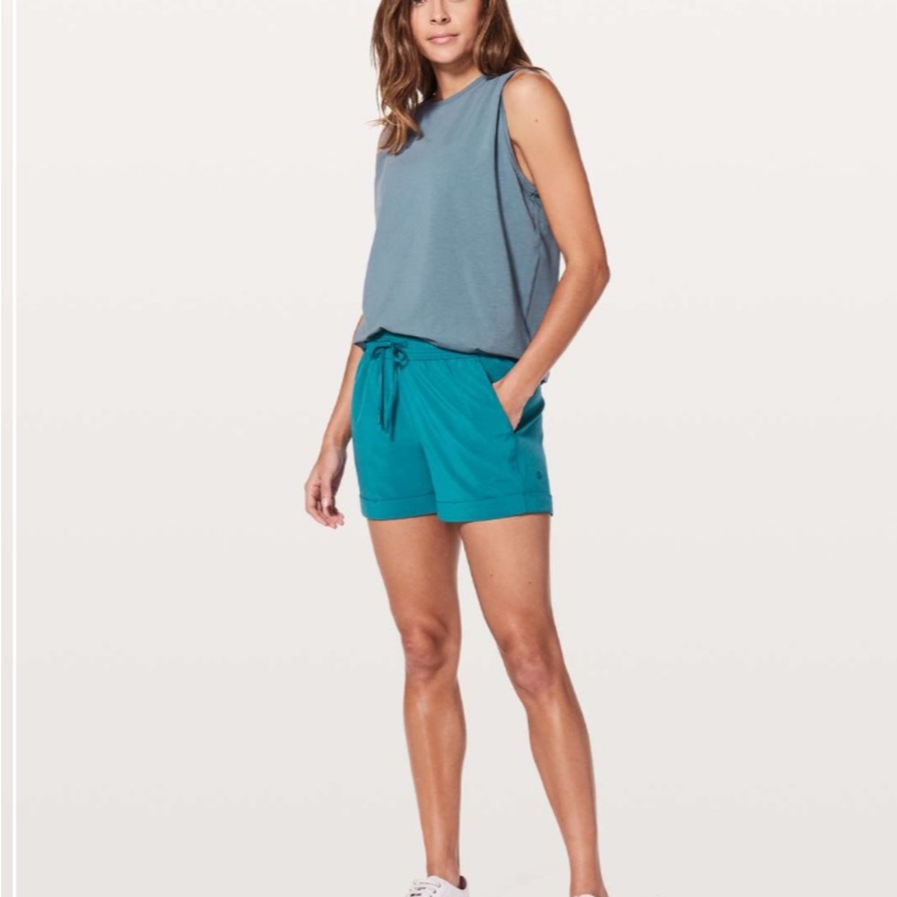 ✨ Lululemon Spring Break Away Short *4-way Stretch 3" Pacific Teal size 8